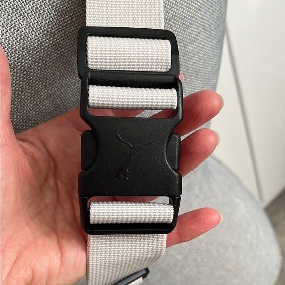 PUMA NWOT Core Pink Belt Crossbody Bag - Picture 7 of 13